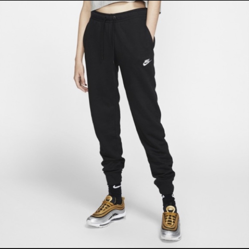 Nike Sportswear Essential Women's Fleece Pants